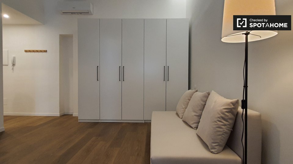 Immagine 3 di Ufficio in affitto  in Viale Certosa a Milano