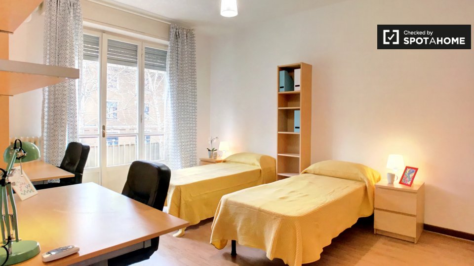 Immagine 1 di Camera condivisa in affitto  in Via Giovanni Pezzotti a Milano