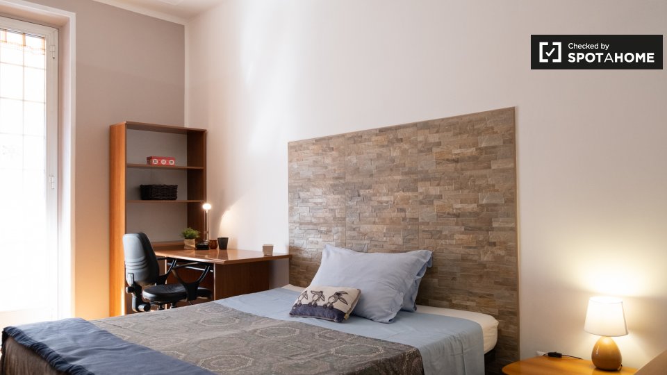 Immagine 18 di Camera condivisa in affitto  in Via dei Campani, 00185 Roma RM, Italy a Roma