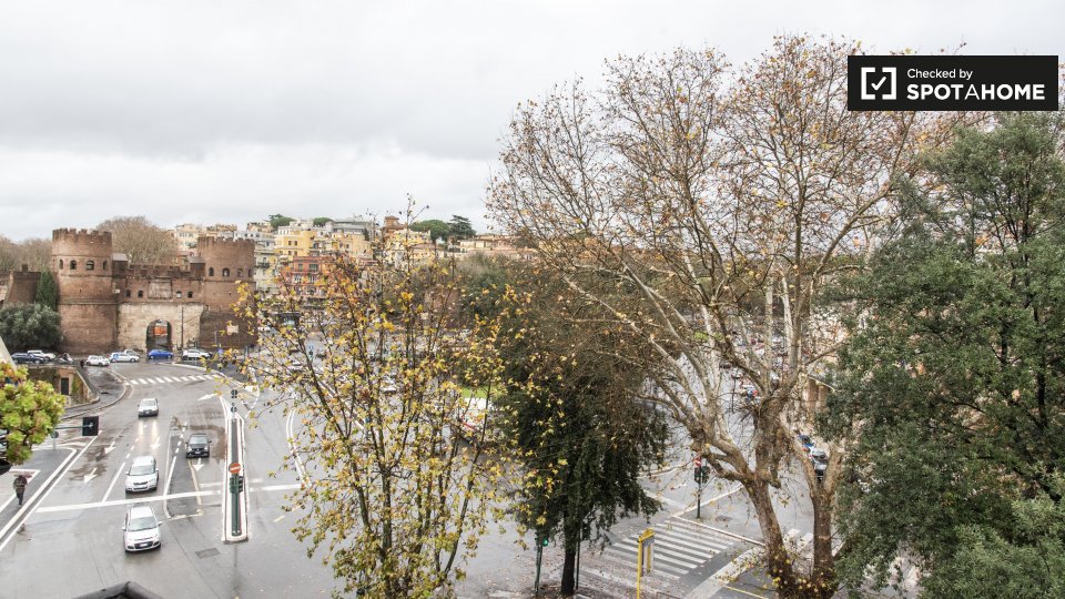 Immagine 14 di Camera condivisa in affitto  in Via Ostiense a Roma
