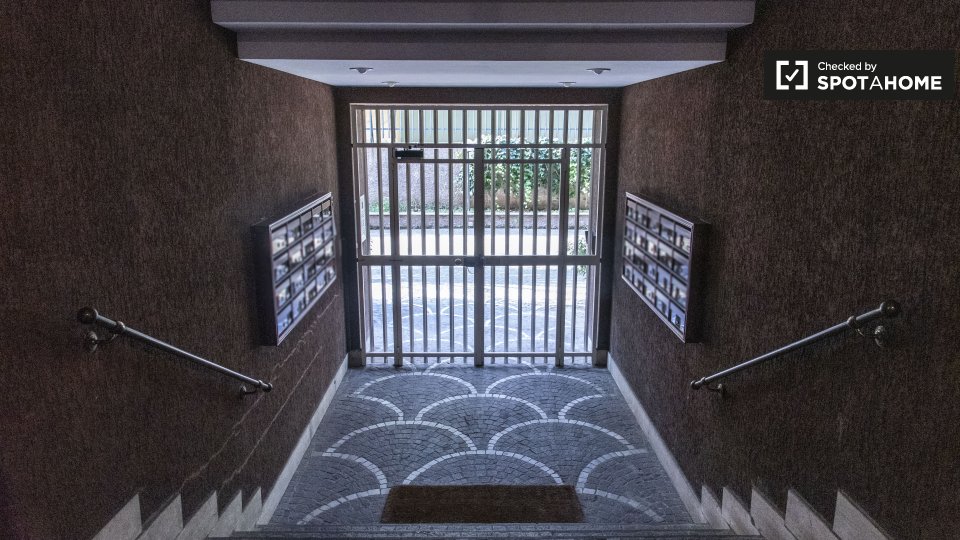 Immagine 15 di Camera condivisa in affitto  in Largo Francesco Anzani a Roma