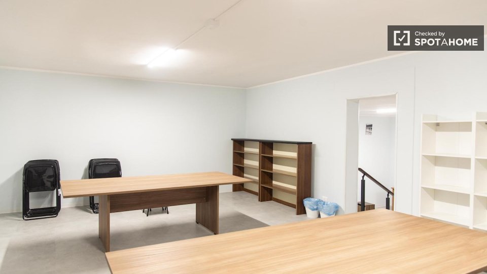 Immagine 16 di Camera condivisa in affitto  in Via di Carcaricola a Roma