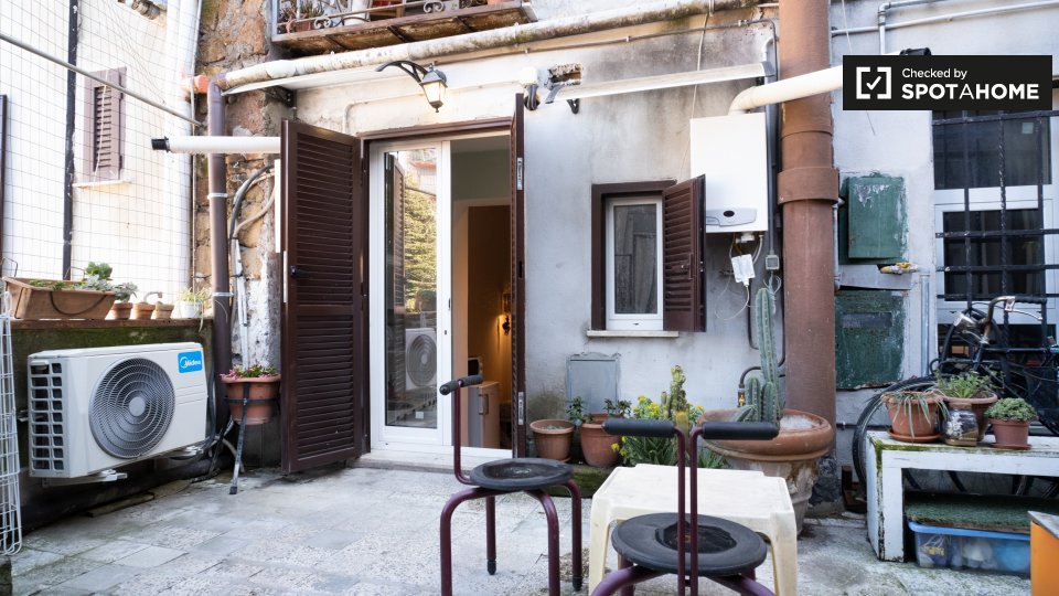 Immagine 10 di Ufficio in affitto  in Via Ettore Giovenale Roma RM, Italy a Roma