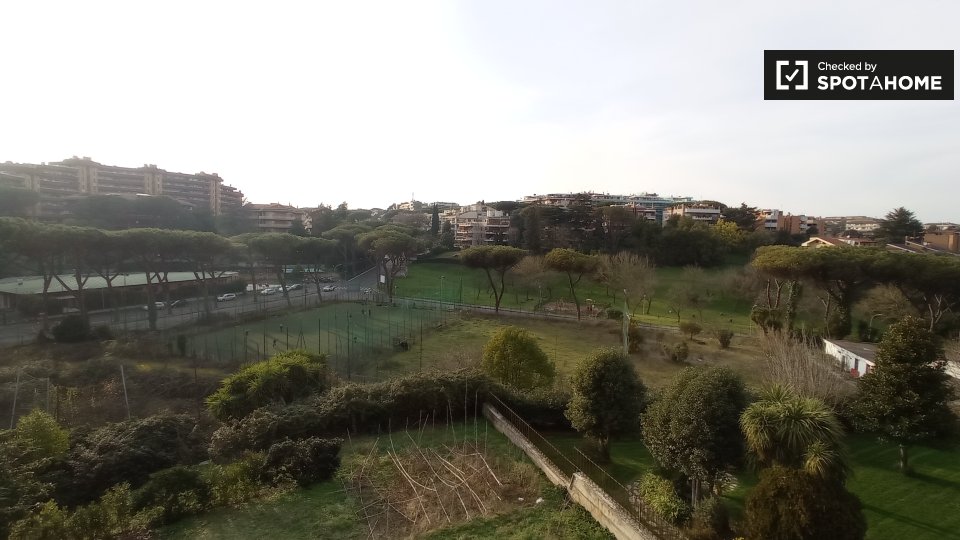 Immagine 13 di Appartamento in affitto  in Via Ildebrando Vivanti a Roma