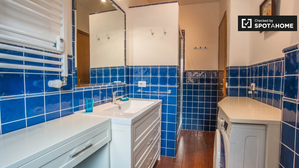 Immagine 10 di Camera condivisa in affitto  in Via Nemorense, 00199 Roma RM, Italy a Roma