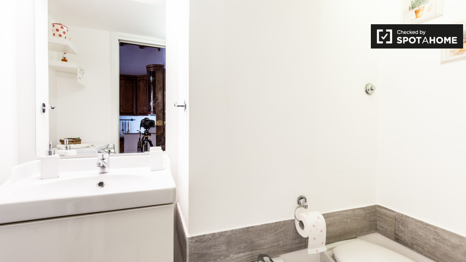 Immagine 11 di Appartamento in affitto  in Via Luciano Manara a Roma