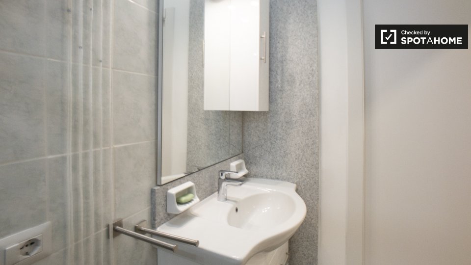 Immagine 13 di Appartamento in affitto  in Via Leopoldo Cicognara, 20129 Milano MI, Italy a Milano