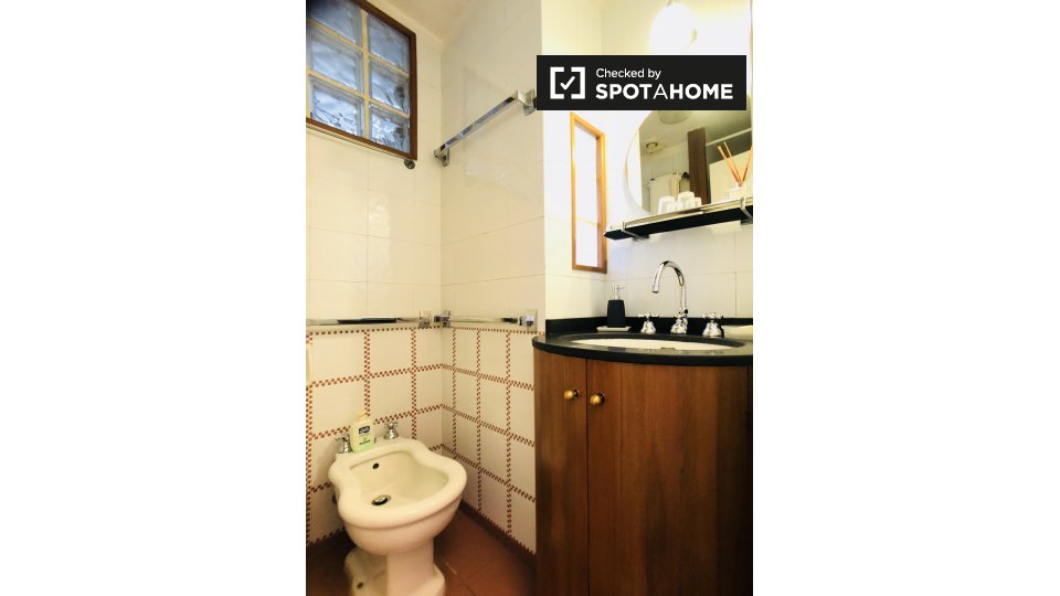 Immagine 16 di Appartamento in affitto  in Via Capo d'Africa, 00184 Roma RM, Italy a Roma