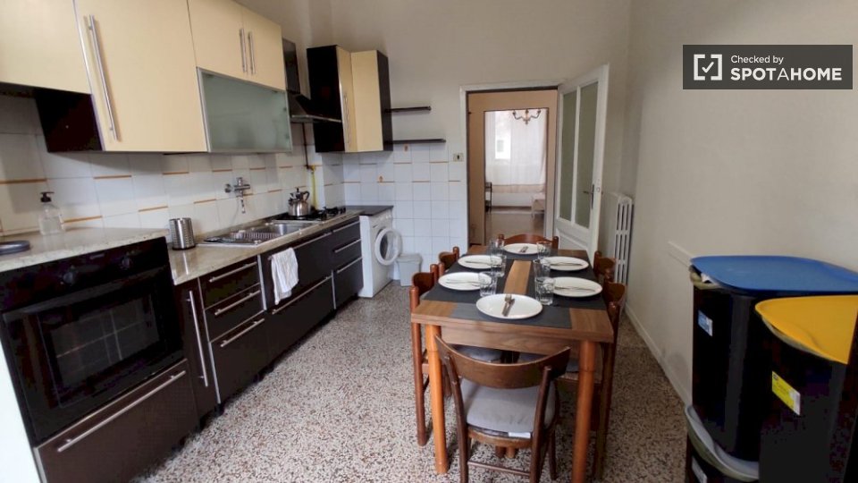 Immagine 5 di Camera condivisa in affitto  in Via Bronzino a Firenze