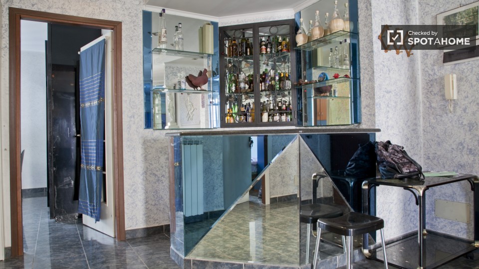 Immagine 9 di Camera condivisa in affitto  in Via dei Noci a Roma