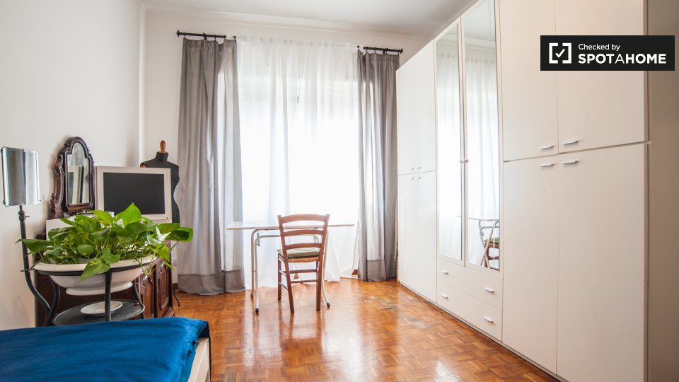 Immagine 4 di Camera condivisa in affitto  in Via Giuseppe Allievo, 00135 Roma RM, Italy a Roma