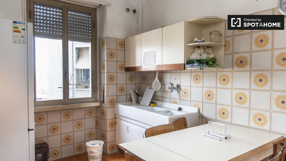 Immagine 6 di Camera condivisa in affitto  in Via Bartolomeo Colleoni a Roma