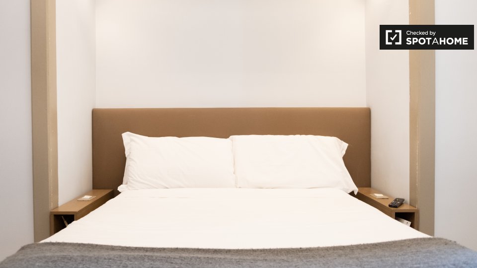 Immagine 5 di Ufficio in affitto  in Via del Banco di Santo Spirito a Roma