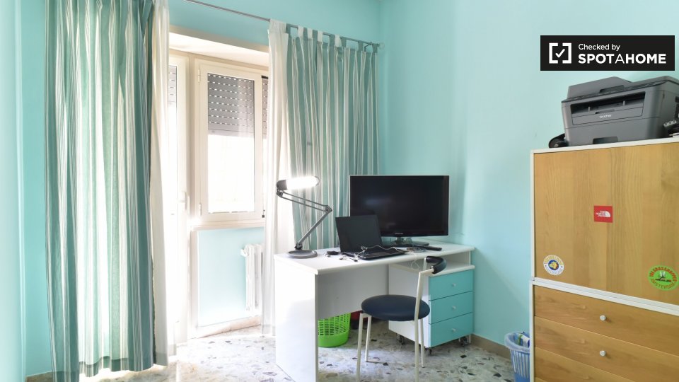 Immagine 18 di Camera condivisa in affitto  in Via di Torrevecchia, 00168 Roma RM, Italy a Roma