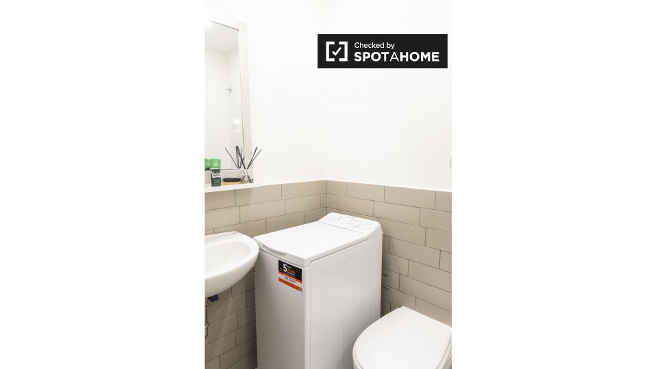 Immagine 2 di Ufficio in affitto  in Via Domenico Chelini a Roma