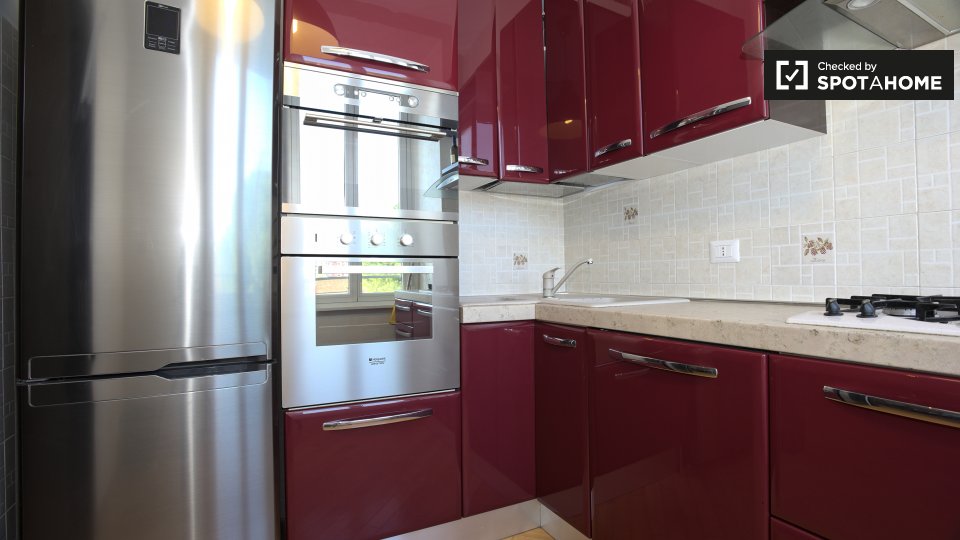 Immagine 11 di Camera condivisa in affitto  in Via Monselice a Roma