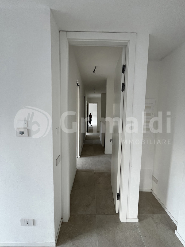 Immagine 13 di Appartamento in vendita  in Viale Vittorio Veneto, 1 a Cervia