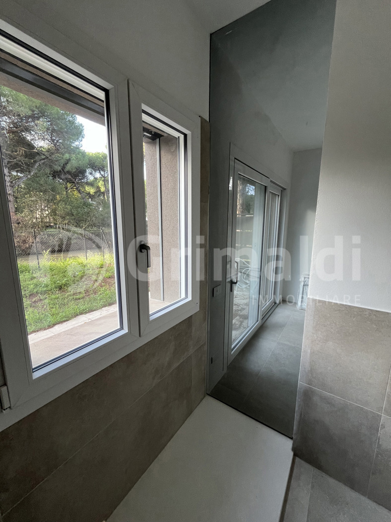 Immagine 6 di Appartamento in vendita  in Viale Vittorio Veneto, 1 a Cervia