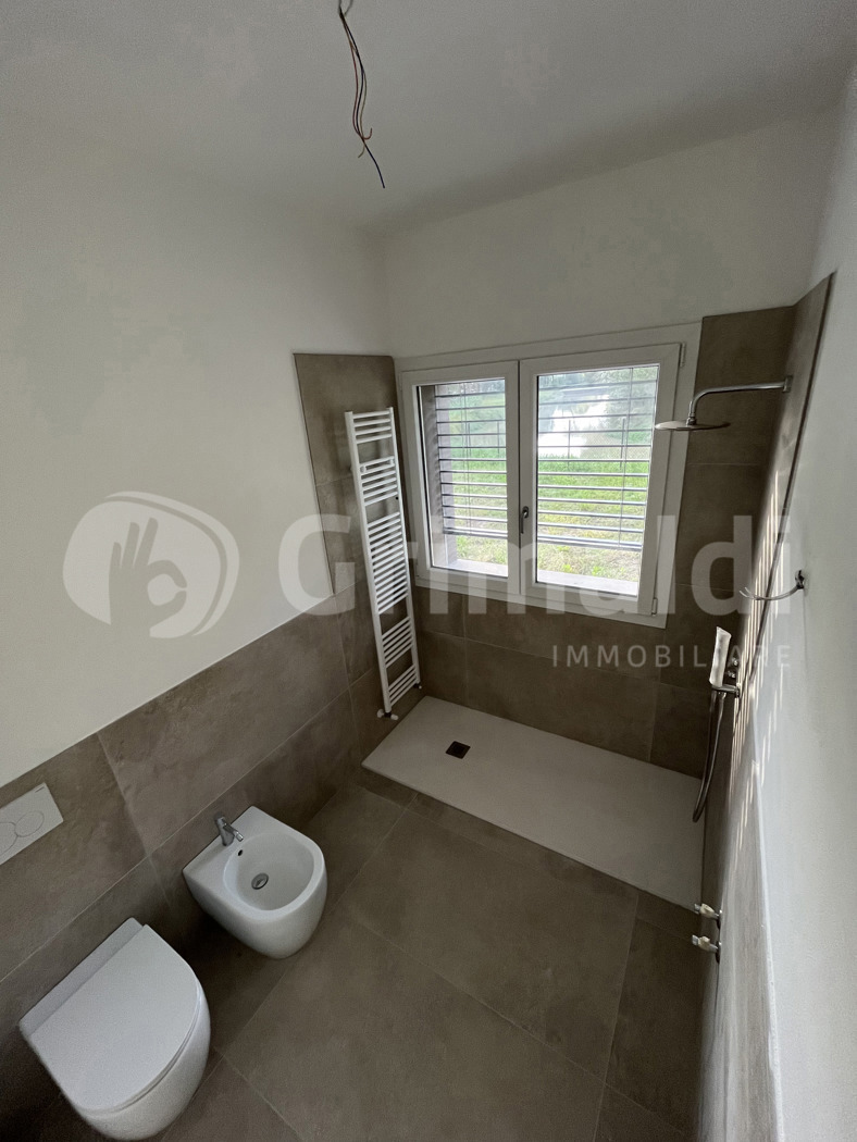 Immagine 16 di Appartamento in vendita  in Viale Vittorio Veneto, 1 a Cervia