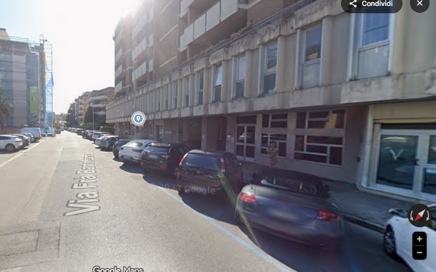 Immagine 2 di Locale commerciale in affitto  in VIA fra bartolomeo 104 a Prato